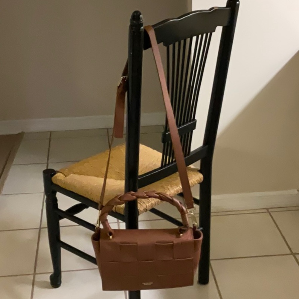 Elegant Brown Woven Crossbody Bag - Picture 9 of 11